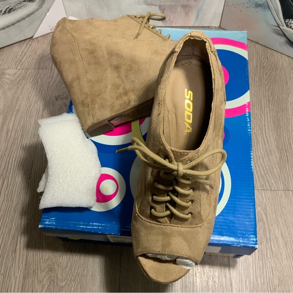 New Soda High Wedge Heel 5" Platform 2” Open Toe Shoes Taupe Women's Sz 6, 6.5 - Picture 8 of 10